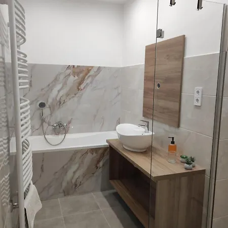 Shine 2 Apartment *