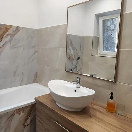 Shine 2 Apartman Pécs